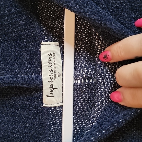 Impressions sweater- size XL - Picture 3 of 3